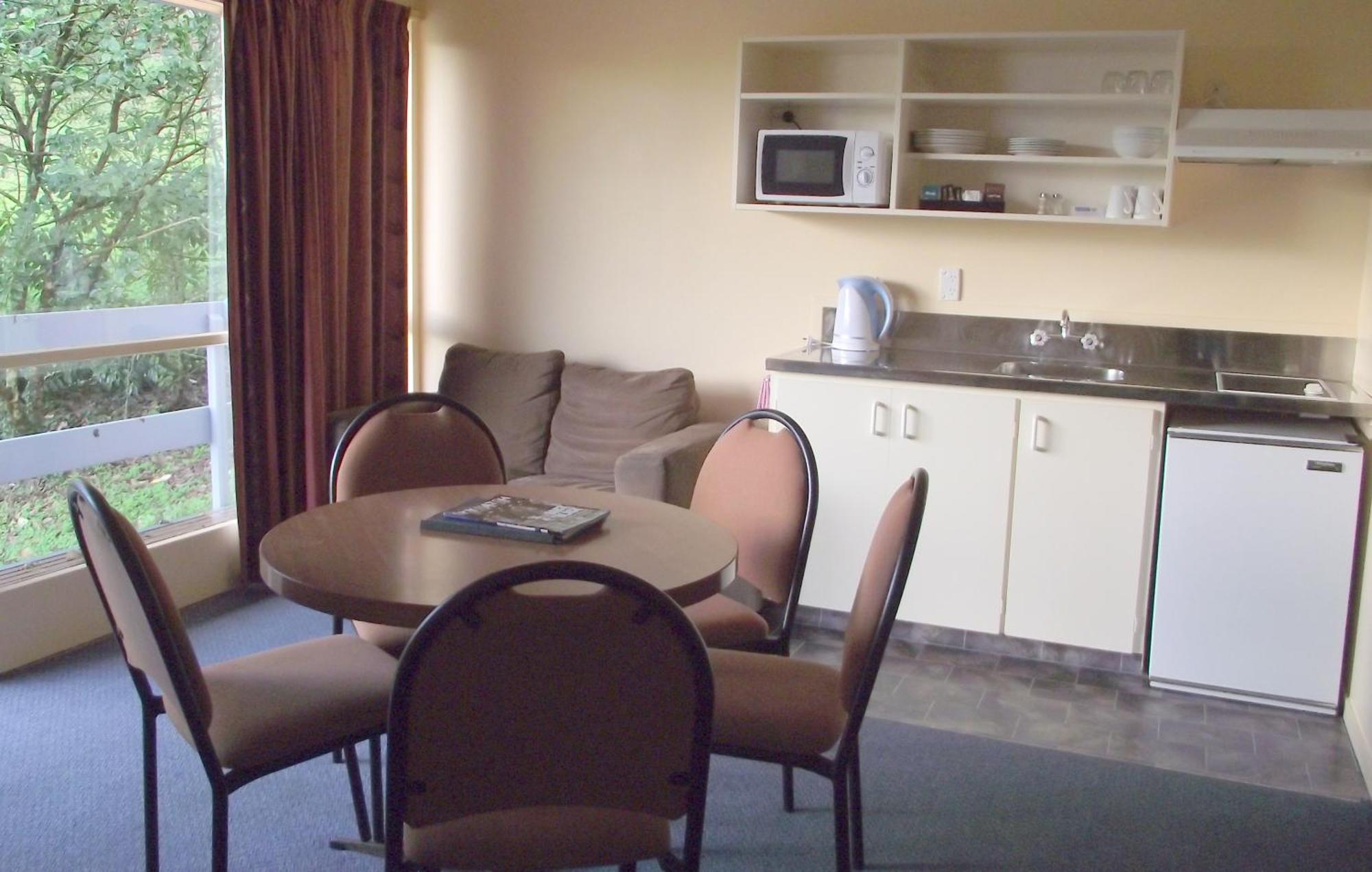 Caves Motor Inn Te Kuiti Extérieur photo