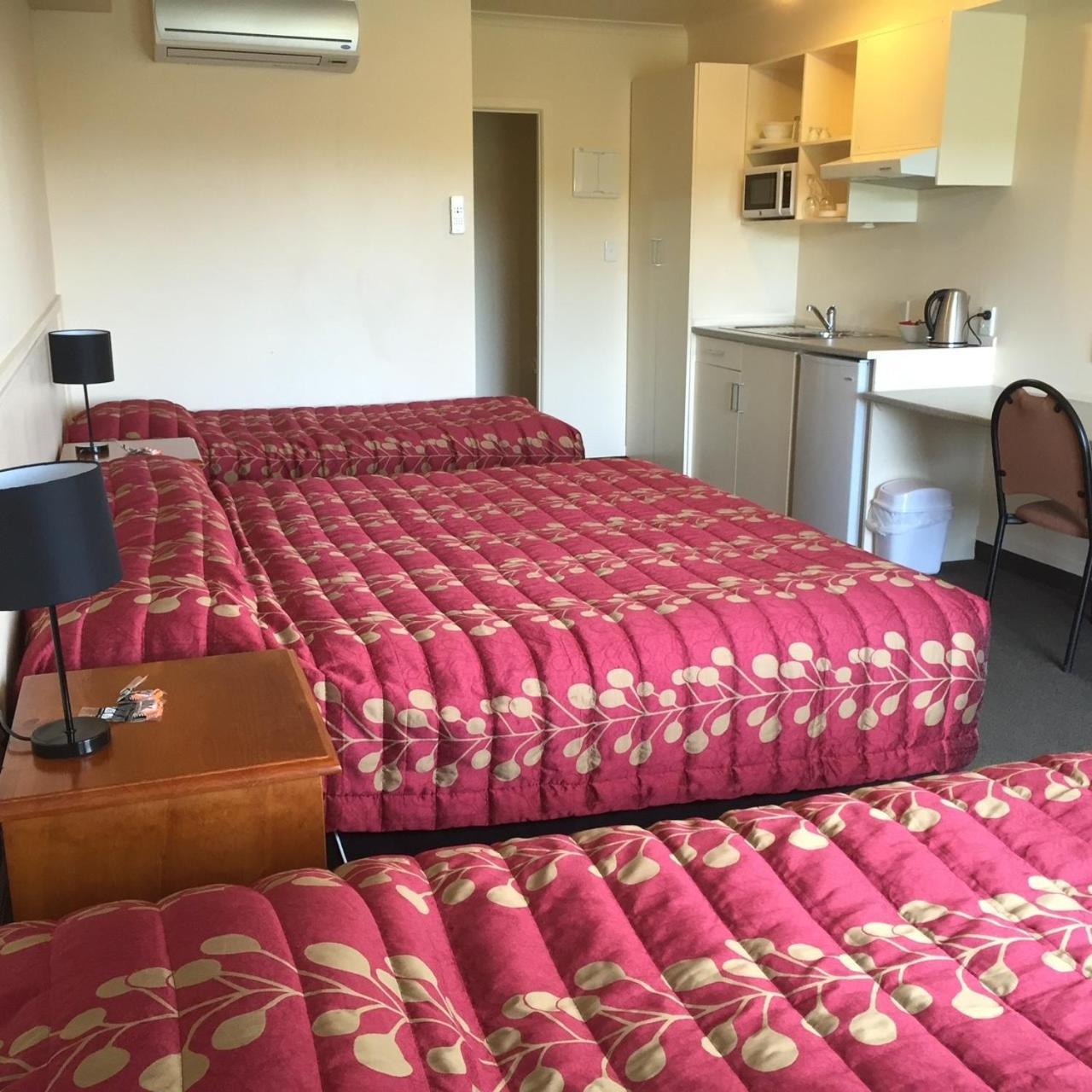 Caves Motor Inn Te Kuiti Extérieur photo