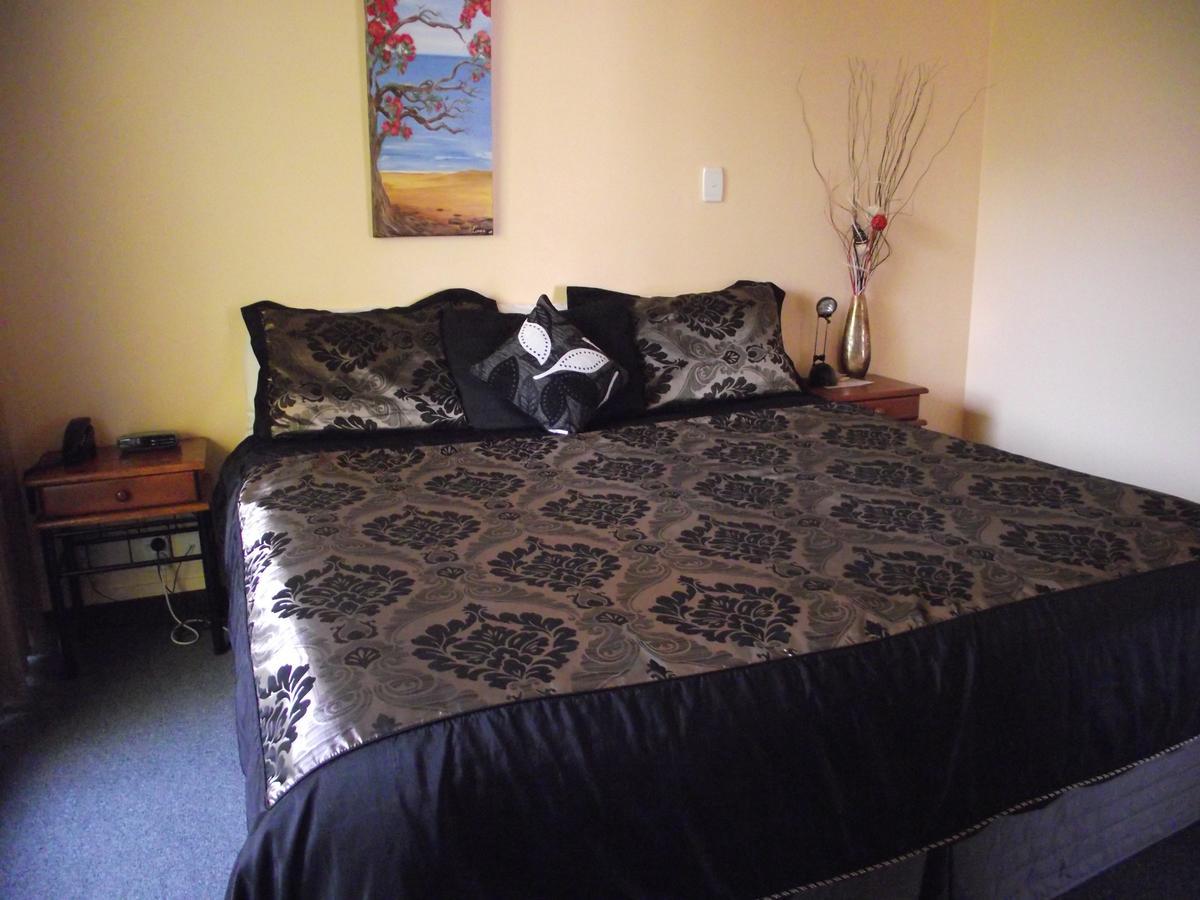 Caves Motor Inn Te Kuiti Extérieur photo