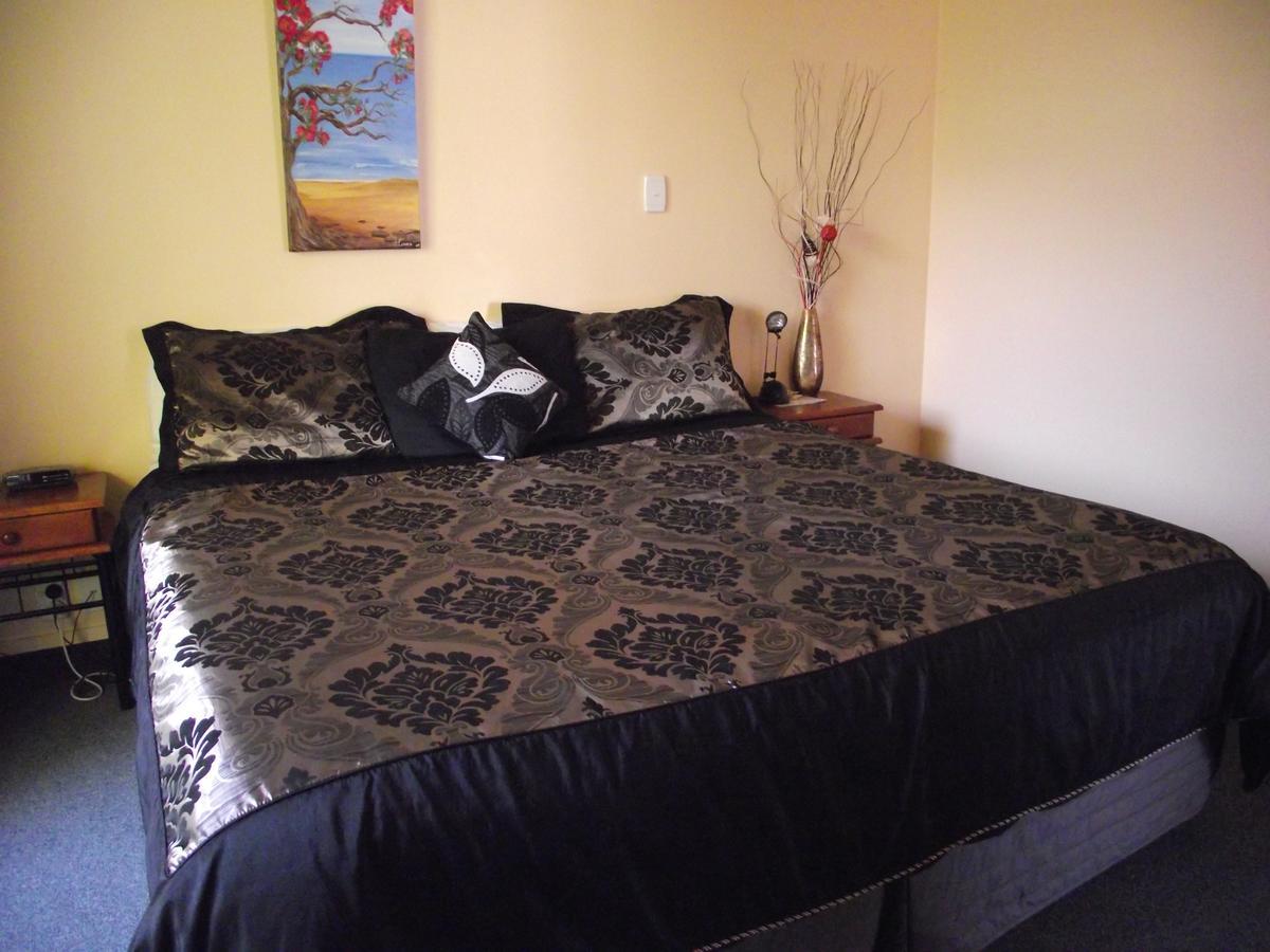 Caves Motor Inn Te Kuiti Extérieur photo